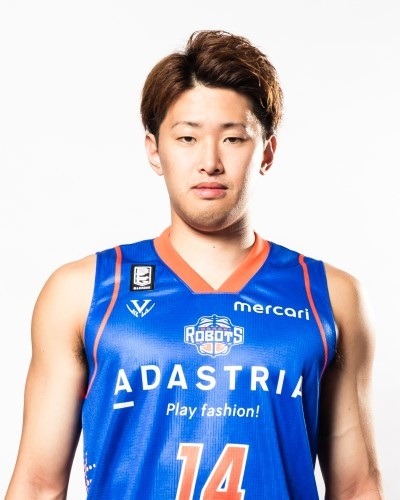 アダストリア、Bリーグ・茨城ロボッツ選手とのコラボTシャツ発売