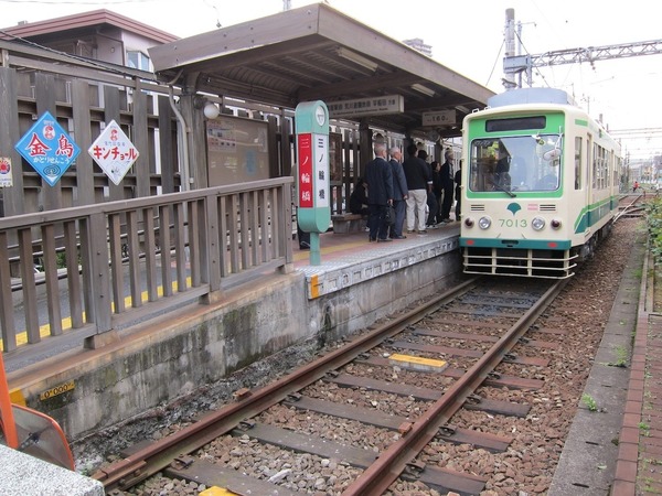 よーく見るとキンチョーのホーロー看板が