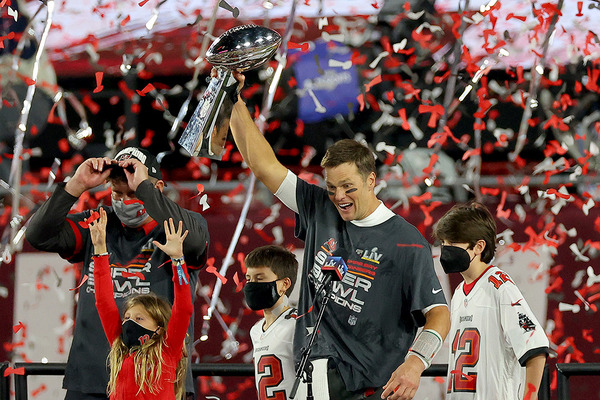 【NFL】史上最高のQBトム・ブレイディが正式に引退表明　全体199番目から頂点に駆け上がった司令塔