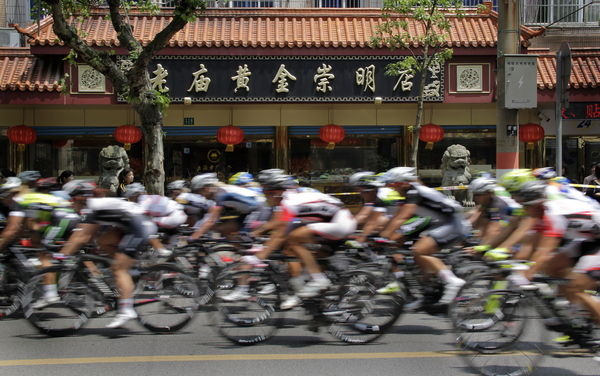 　女子ロードのステージレース、ツアー・オブ・チョンミンアイランドは5月11日、中国上海近郊の城市で距離79.2kmの第3ステージが行われ、グリーンエッジAISのメリッサ・ホスキンス（21＝オーストラリア）がゴール勝負を制して第1ステージに続く2勝目を挙げた。