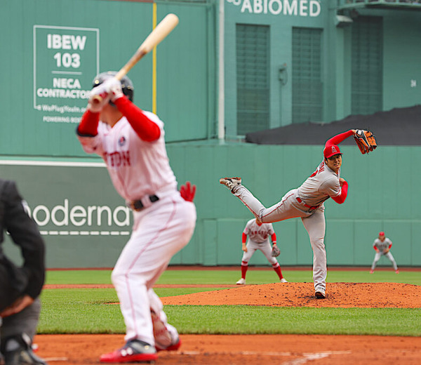 【MLB】大谷翔平  vs. 吉田正尚、侍対決は空振り三振で二刀流に軍配　WBC公式サイトも大興奮