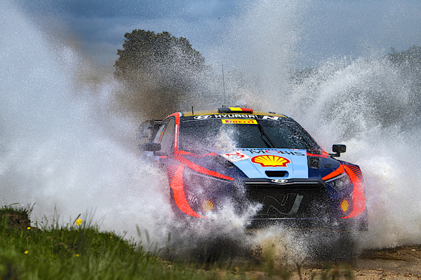 【WRC】第6戦ラリー・イタリア サルディニア3日目　ヒョンデのヌービルが逆転首位、トヨタのロバンペラが3位