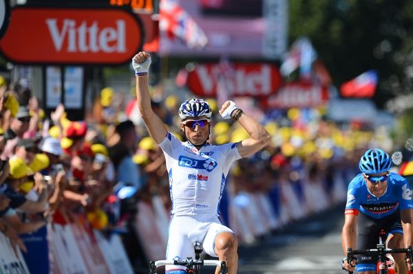 　第99回ツール・ド・フランスは7月16日、サマタン～ポー間の158.5kmで第15ステージが行われ、FDJビッグマットのピエリック・フェドリゴ（フランス）がガーミン・シャープのクリスティアン・バンデベルデ（米国）との一騎打ちを制して大会通算4勝目を挙げた。