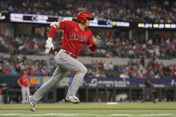 【MLB】大谷翔平、181キロ・ツーベース含む2安打3四球1盗塁で全打席出塁　10戦連続ヒットでエ軍3連勝牽引