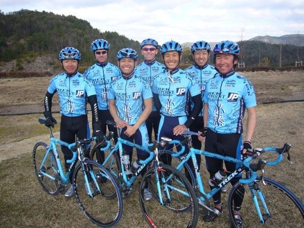 　2007年3月、新たな国内ロードチーム「マルコポーロ・サイクリングチーム・ジャパン」が誕生した。アメリカのプロチーム「ディスカバリーチャンネル」のファームチームとして中国で活動する「ディスカバリーチャンネル・マルコポーロ・サイクリングチーム」の姉妹チー
