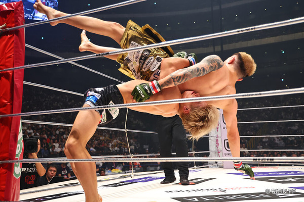 【超RIZIN2】“朝倉未来の弟子”ヒロヤ、伊藤裕樹に大健闘　ジャーマンスープレックスなど見舞い会場から大歓声　「気持ちの強さが伝わった」