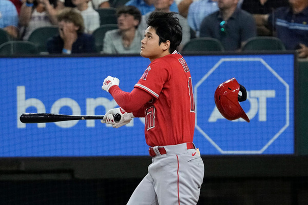 【MLB】またも“窮地を救った”特大アーチ、大谷翔平42号先制弾が決勝点に　エ軍完封リレーで連敗ストップ