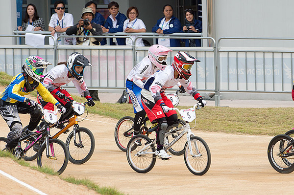 アジア競技大会女子BMXの山野本悠里