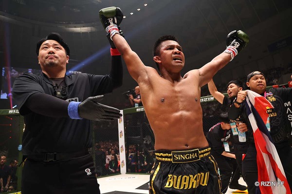 【RIZIN】「私はまだ強い」41歳ブアカーオ、約4年半ぶりのKO勝ち　皇治は「やっぱりかっこ良いですね」と感嘆、次戦は安保瑠輝也と対戦か