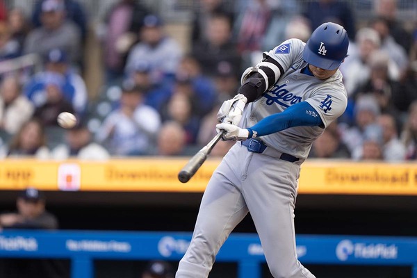 【MLB】大谷翔平、メジャートップ今季8本目の“183キロ”弾丸二塁打　現地実況「長打マシーンだ」