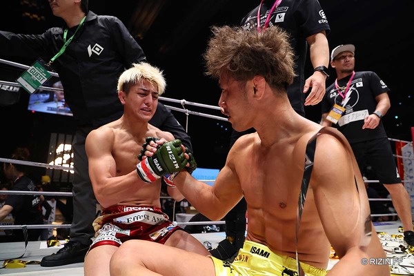 【RIZIN.46】鈴木千裕、“王座防衛”のTKO勝ちに場内騒然　朝倉未来は対戦に意欲「やりたいですね」