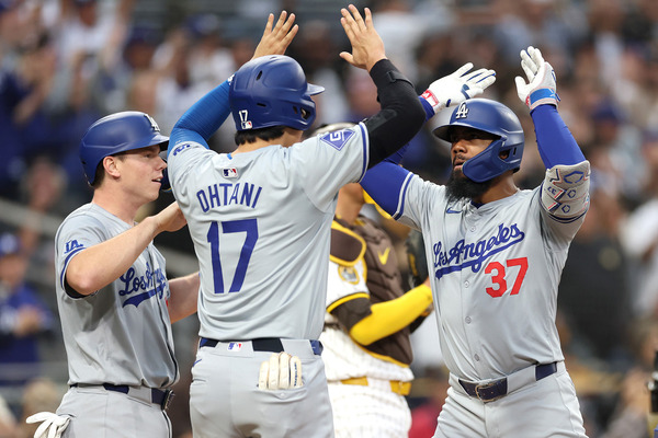 【MLB】「頼りになりすぎる……」同僚テオスカー、“大谷翔平超え”の今季16号勝ち越し弾　4戦4発の猛チャージで本塁打王まであと2本