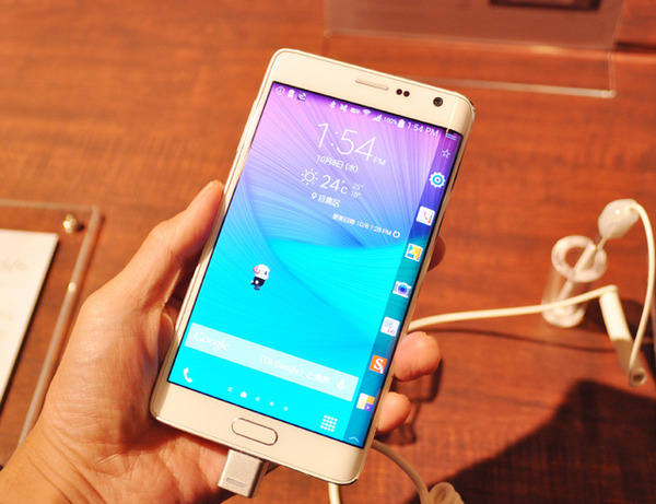 10月下旬から発売がスタートする「GALAXY Note Edge」