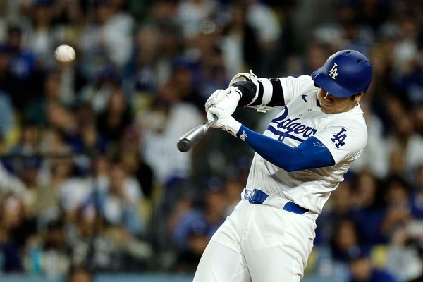 【MLB】大谷翔平の超悪球打ち、2試合連発“177キロ”逆転52号2ラン　米記者あ然「この世のものではない」