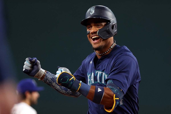 【MLB】イチローの“愛弟子”フリオが「中堅手部門」トップに　公式サイトが選出、今季ポジション別ランキング