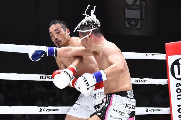 【格闘技／RISE 159】元”年俸120円Jリーガー”安彦考真、ヒザ蹴りで一撃KO勝利　「YA-MANとオープンフィンガーで戦いたい」