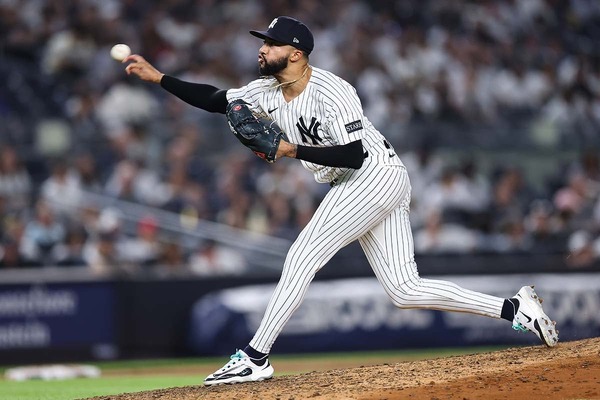 【MLB】ヤンキース新加入の“魔球使い”が大不振、守護神から降格　地元メディアは精神面を指摘「注目度が比較にならない」