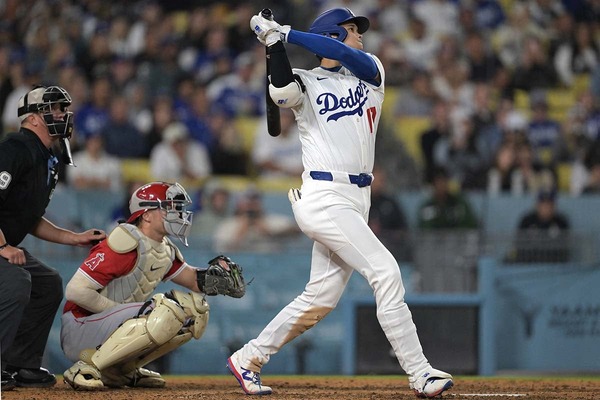 【MLB】大谷翔平、終盤劣勢で3試合連発“185キロ”豪快16号アーチ　球団公式歓喜の一発「ついにメジャートップに躍り出たぞ」