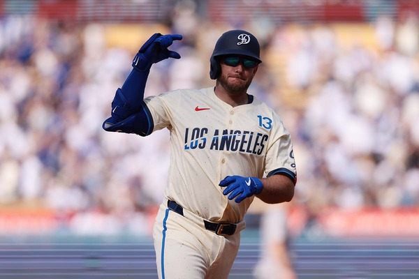 【MLB】34歳マンシーが達成した200号への想い「ドジャースで本塁打が打てたことは……」　節目に到達も「もっと打てる力がある」と意欲