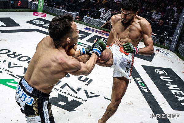 【RIZIN】「恐ろしい蹴りが喉に……」ノジモフ、“前蹴り一閃”ノックアウト勝ちに会場どよめき　新居すぐるが失神「まったく見えてなかった」