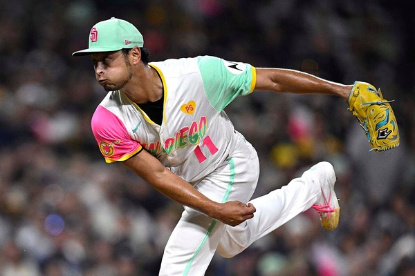 【MLB】ダルビッシュ有、首位攻防戦で「6回1安打1失点」の快投劇　74球圧巻のパフォーマンスでドジャース封じ