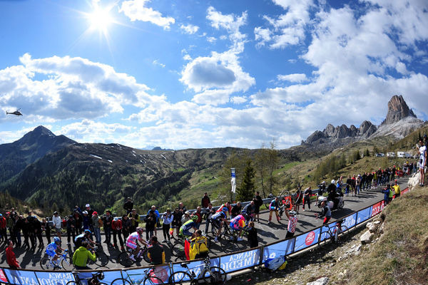 　第96回ジロ・デ・イタリアが5月4日に南イタリアのナポリで開幕する。山岳ステージが多く、上りのスペシャリストに有利なコース設定だ。第15ステージでフランスのガリビエ峠にゴール。第18ステージはヒルクライムタイムトライアル。第19、20ステージはドロミテ山塊での