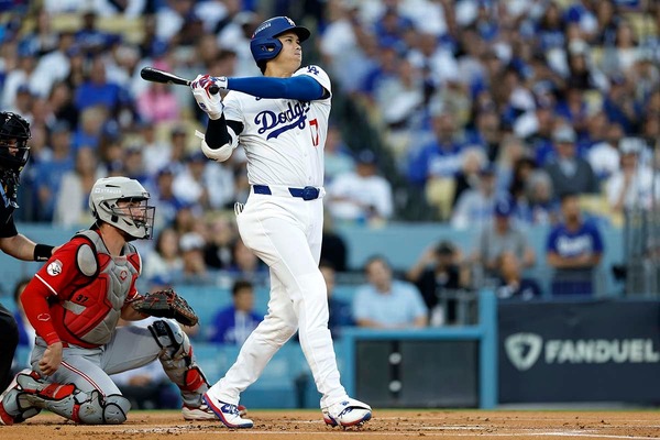 【MLB】大谷翔平、WCS初戦で先頭打者“189キロ”先制アーチ　剛腕グリーンを粉砕「史上最高の野球選手だ」