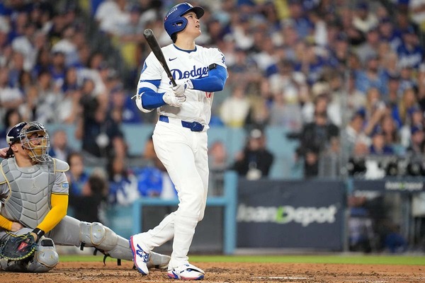 【MLB】大谷翔平、二刀流で驚愕の1試合2発“188キロ”場外アーチ「地球上でもっとも偉大な野球選手だ」　同僚フリーマンも頭抱える特大弾