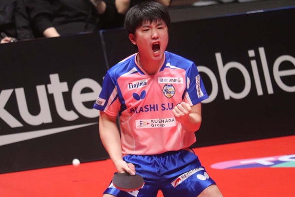 卓球男子の銅メダル獲得で張本智和が掴んだ自信　中国トップ3を撃破した2025年の手応え「胸を張って今後は戦える」