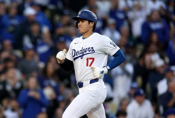 【MLB】敬遠、敬遠、また敬遠……大谷翔平「PS1試合7出塁」で新たなメジャー記録　“4安打爆発”に指揮官の警戒MAX