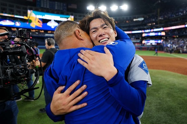 【MLB】「3億2500万ドルでは足らない」山本由伸が証明した存在価値　公式記者が歴史的スタッツ紹介、現地メディアは賛辞「心と魂を捧げた」