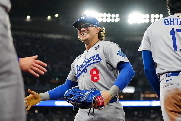 【MLB】「扉を閉ざすことは決してない」ドジャース幹部、キケとの再契約に前向き　ユーティリティー性とリーダーシップを評価