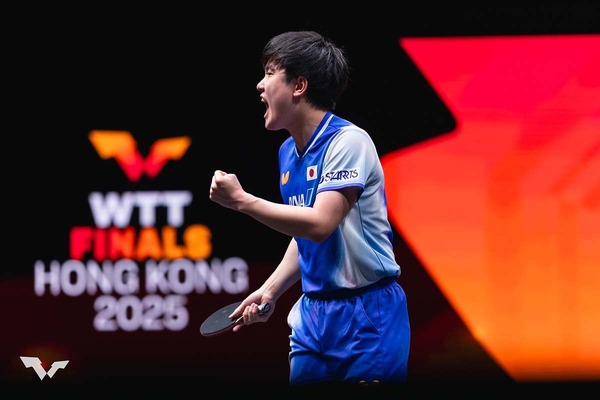「両巨頭が激突する」張本智和、悲願の初優勝へ前進なるか　好相性の世界2位・林詩棟と準決勝で対戦　大会公式も熱視線【WTTファイナルズ香港】