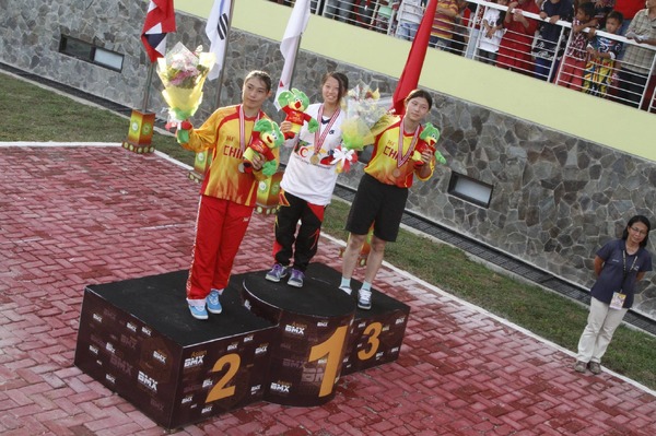 2014年アジアBMX選手権の女子ジュニアクラスで瀬古遥加が優勝