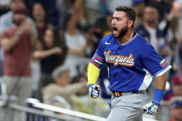 【WBC2026】ベネズエラが中盤に主導権、吉田正尚の“同僚ライバル”アブレイユが追撃のソロ　初の世界一へ前進