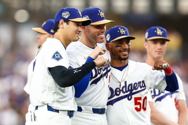 【MLB】ドジャース連覇の証、超豪華チャンピオンリングの詳細が判明　「ダイヤモンド318個」「サファイア95個」が輝くゴージャス仕様