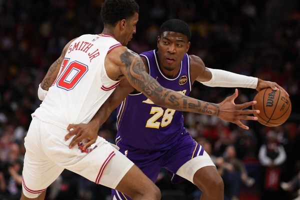 【NBA】プレーオフ敗退のレイカーズ、今オフの補強予想は？「八村塁の残留が最優先事項」と米メディア　歴史的な活躍で手放せない存在に