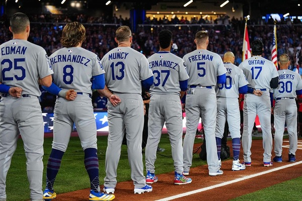 【MLB】何があった？　ドジャース、一度発表したスタメンを1時間後に変更　スミスとパヘスの打順を入れ替え……SNSでは考察も