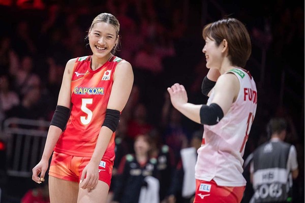 バレー女子日本、佐藤淑乃が見せた“完璧ブロック”に賛辞　24歳がチーム最多の18得点で「日本を立ち上がらせた」【VNL2026】