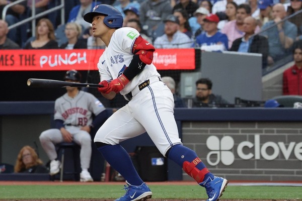 【MLB】岡本和真、三塁手全体トップの17号アーチを米メディア称賛「素晴らしいキャリアのスタート」　“決勝点の口火切る”二塁打でマルチ安打