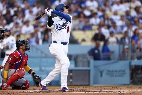 【MLB】「信じられない」大谷翔平、内角低めボール球を“左翼スタンドへ”今季21号アーチ　米記者驚愕の逆方向弾