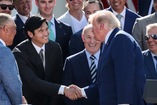 【MLB】大谷翔平と山本由伸へ「どちらの方が優れた投手なんだ？」　トランプ大統領の“究極の質問”にお互い即答、息ピッタリの反応に爆笑