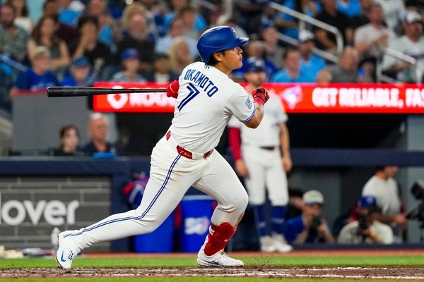 【MLB】岡本和真、殊勲の決勝適時打を呼び込んだ「幸運な落球」　一塁手がファールフライを捕球できず命拾い