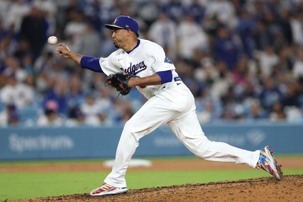 【MLB】またも炎上の守護神ディアス、配置転換の話題にはロバーツ監督も苛立ち「他に誰かいるんだ？」　本人は“降格”も受け入れ覚悟