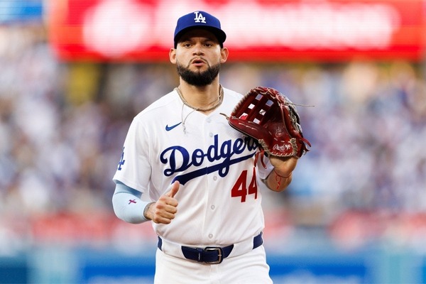 【MLB】パヘスが左手甲骨折のドジャース、ロバーツ監督は早期復帰に期待「中堅手の代役はこれから考える」　“全治4週間から5週間”の見込み