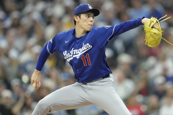 【MLB】「右手中指にマメ」佐々木朗希にアクシデント、4回途中4失点で途中降板　エンリケスが急きょ登板も……テオスカーの拙守で逆転打に