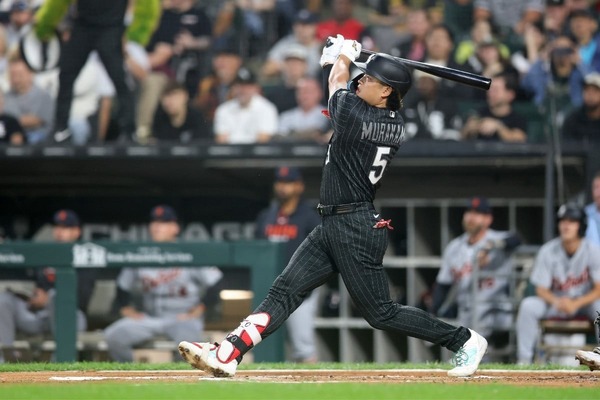 【MLB】“先制32号3ラン”村上宗隆、課題の左投手から豪快アーチ　前日まで「打率.182」も……バルデスの初球シンカーをフルスイング