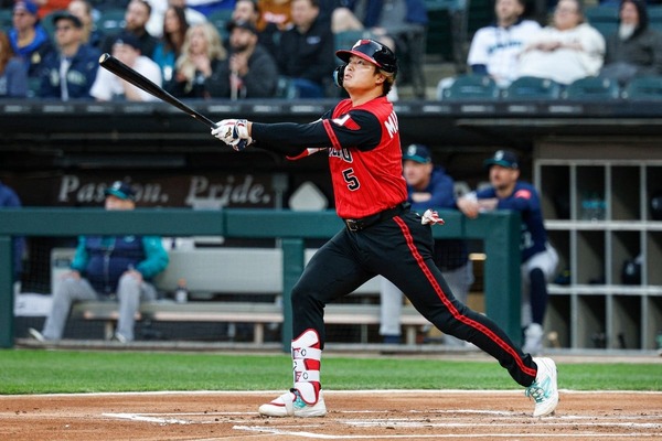 【MLB】「またも響いた、甘美な打球音」村上宗隆が1試合2発で完全復活、菅野智之から「今季34号、35号ソロ」