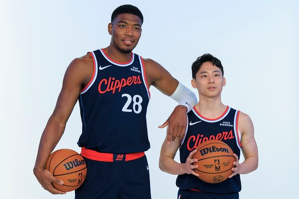 【NBA】「プレシーズンで実力を証明する」2WAY契約を目指す河村勇輝、キャンプ地ハワイへ到着　八村塁から授かった“金言”も明かす