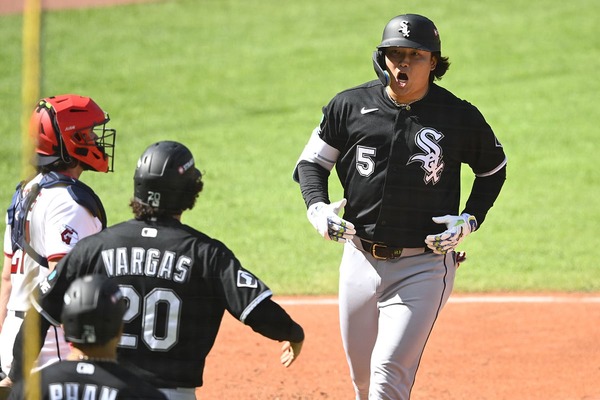 【MLB】村上宗隆、特大のPS1号に地元メディアが賛辞「試合を変えるパワー」　同僚捕手も認める人間力「スーパースターでありながら……」